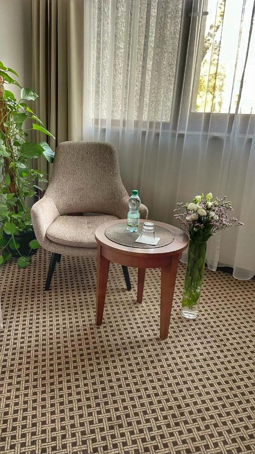 Hotel Silvia Gold Gliwice Buitenkant foto