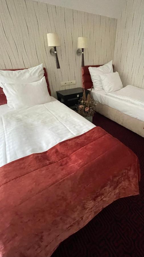 Hotel Silvia Gold Gliwice Buitenkant foto