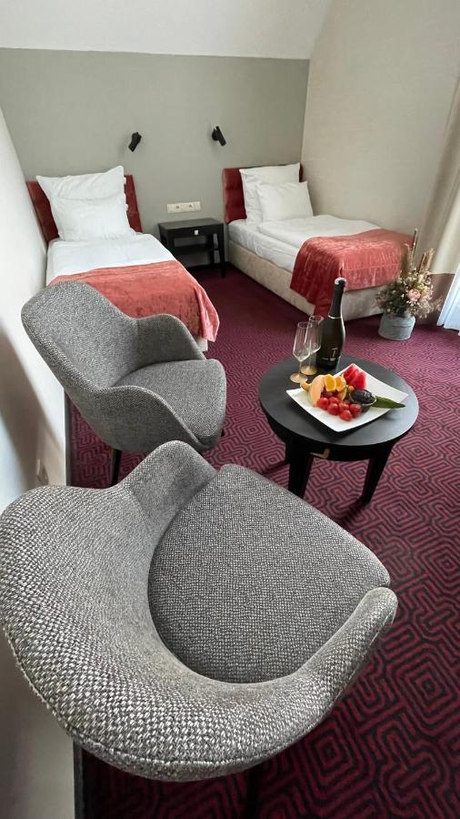 Hotel Silvia Gold Gliwice Buitenkant foto