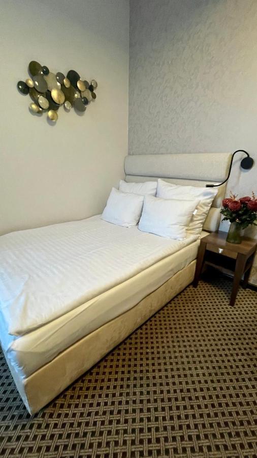 Hotel Silvia Gold Gliwice Buitenkant foto
