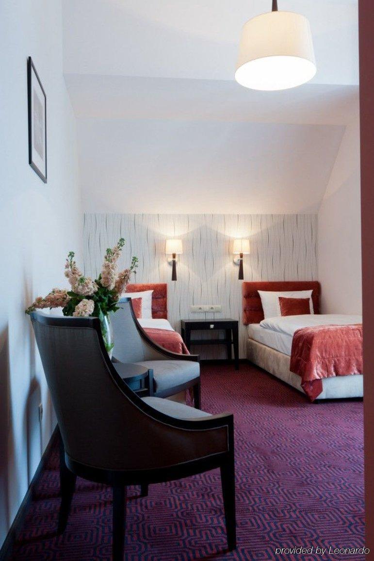 Hotel Silvia Gold Gliwice Buitenkant foto