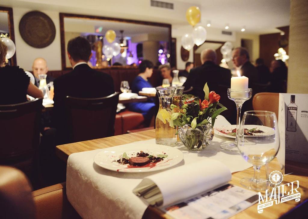 Hotel Silvia Gold Gliwice Buitenkant foto