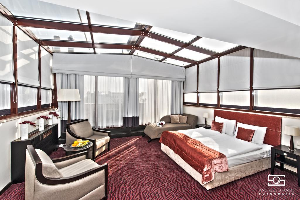 Hotel Silvia Gold Gliwice Buitenkant foto