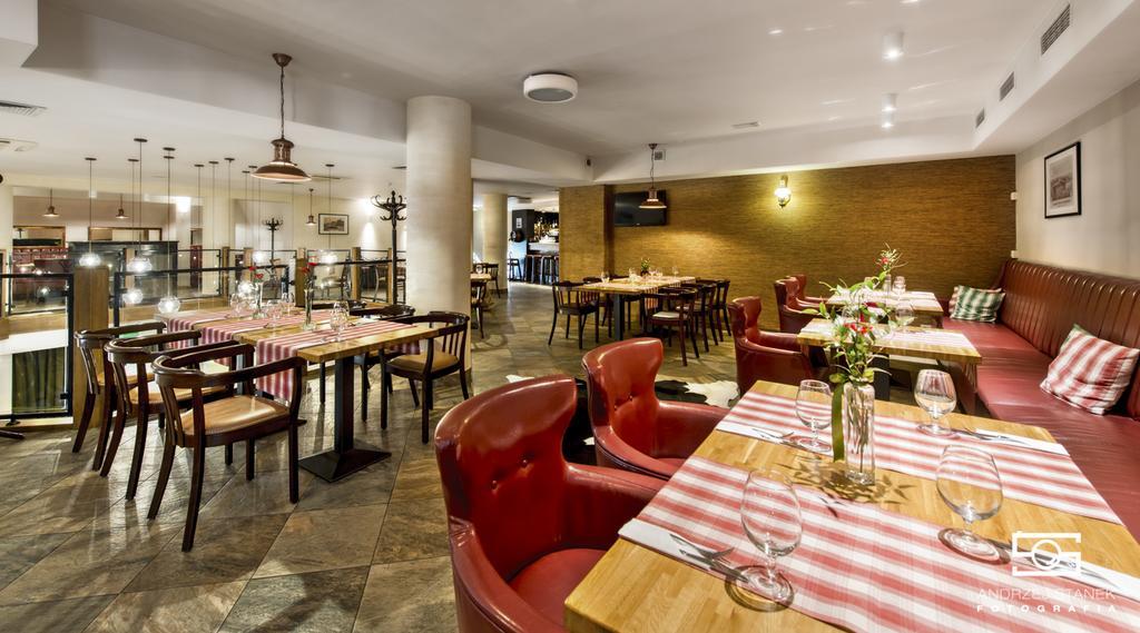 Hotel Silvia Gold Gliwice Buitenkant foto