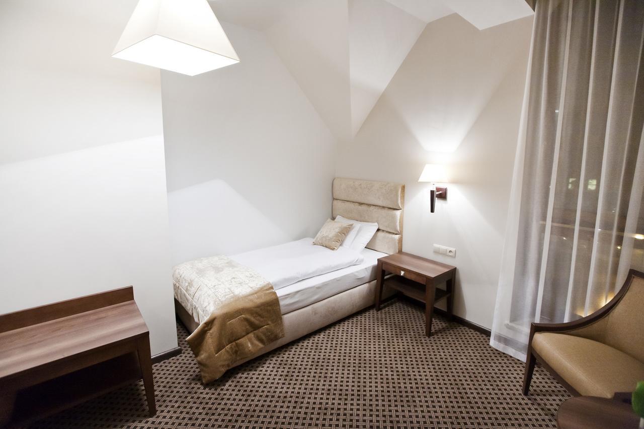 Hotel Silvia Gold Gliwice Buitenkant foto