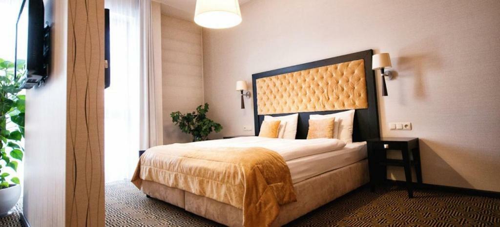 Hotel Silvia Gold Gliwice Buitenkant foto
